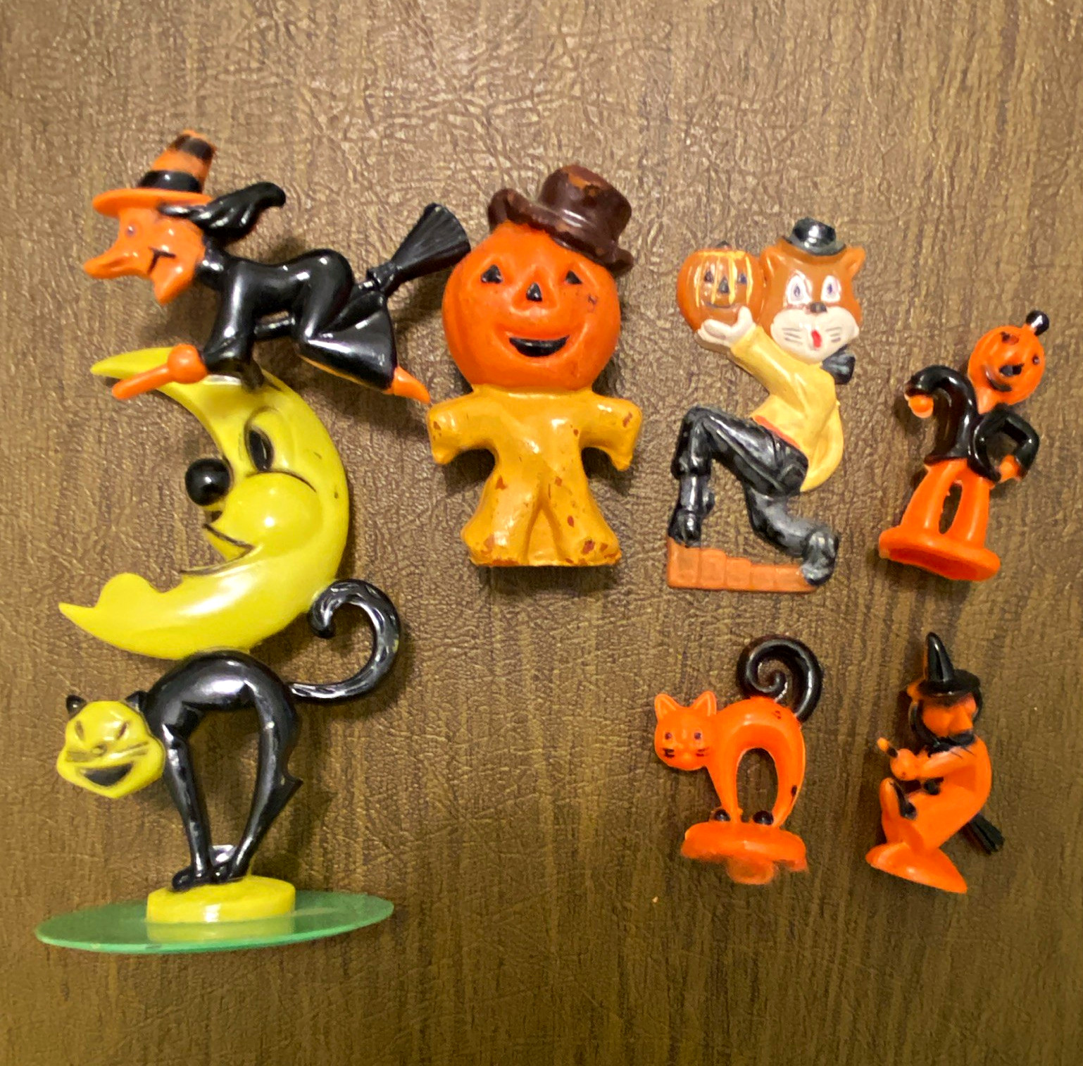 6 Vintage Halloween items-6 Rosbro hard plastic-1 vintage candle 6 Vintage Halloween items-6 Rosbro hard plastic-1 vintage candle