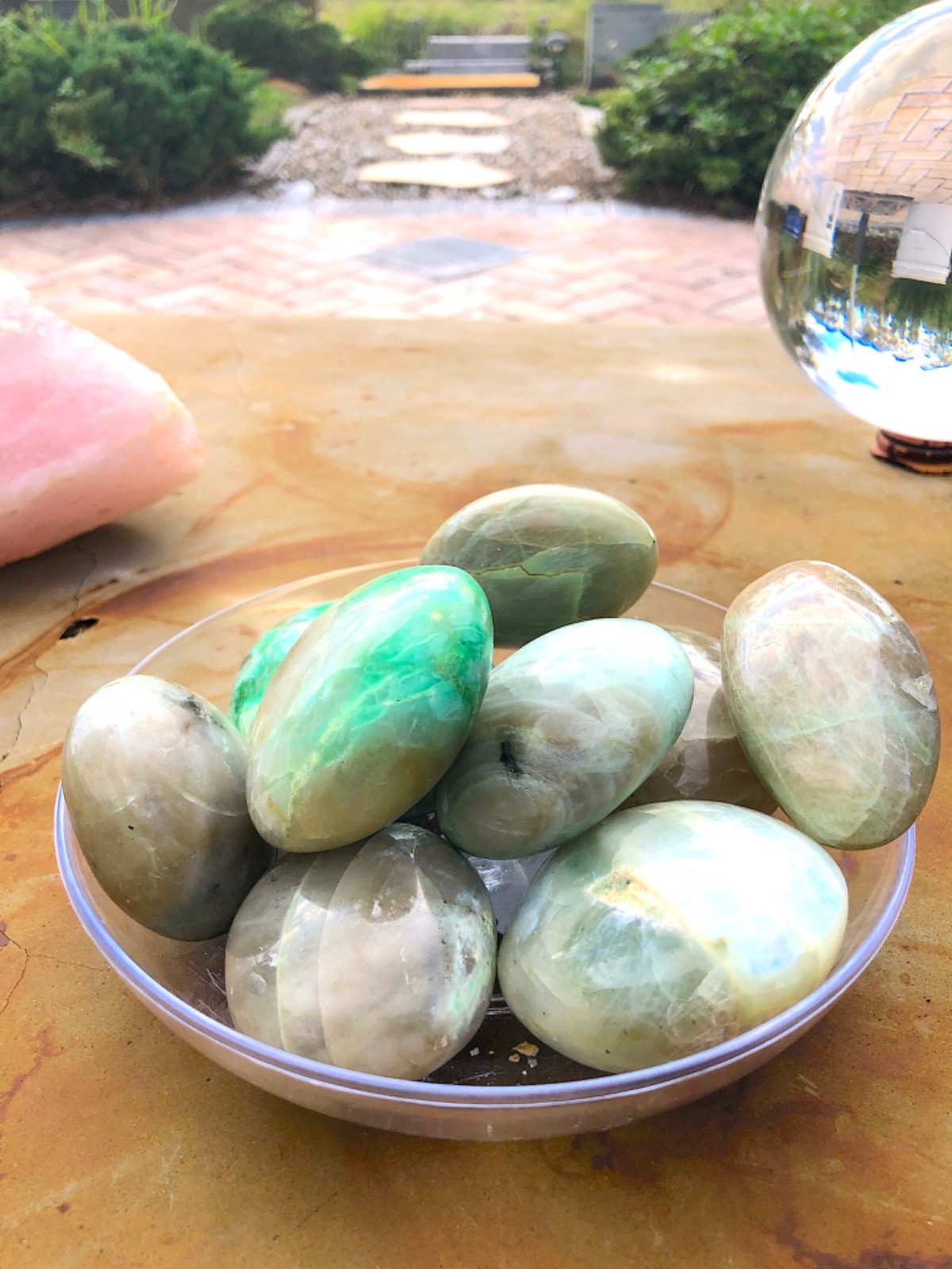 Polished Garnierite / Green Moonstone Palm Stone – High-Vibration Heart Chakra & Polished Garnierite / Green Moonstone Palm Stone – High-Vibration Heart Chakra &