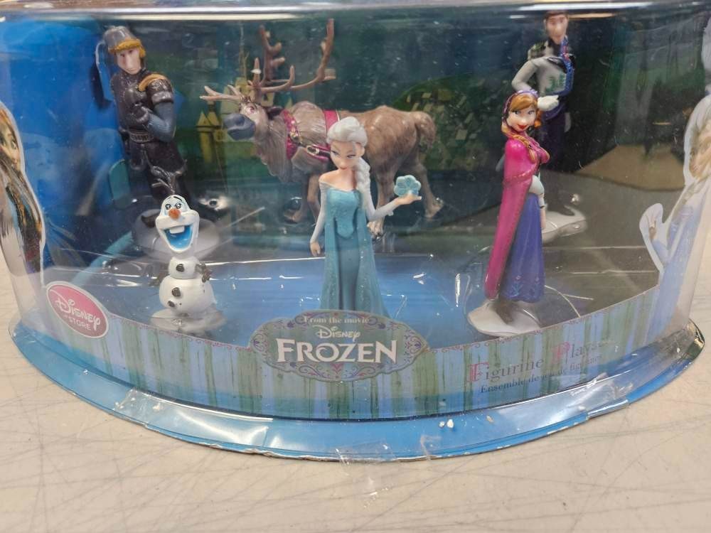 NEW Disney Store Exclusive Frozen Figurine Play Set Collectible/Toy/Cake Topper NEW Disney Store Exclusive Frozen Figurine Play Set Collectible/Toy/Cake Topper