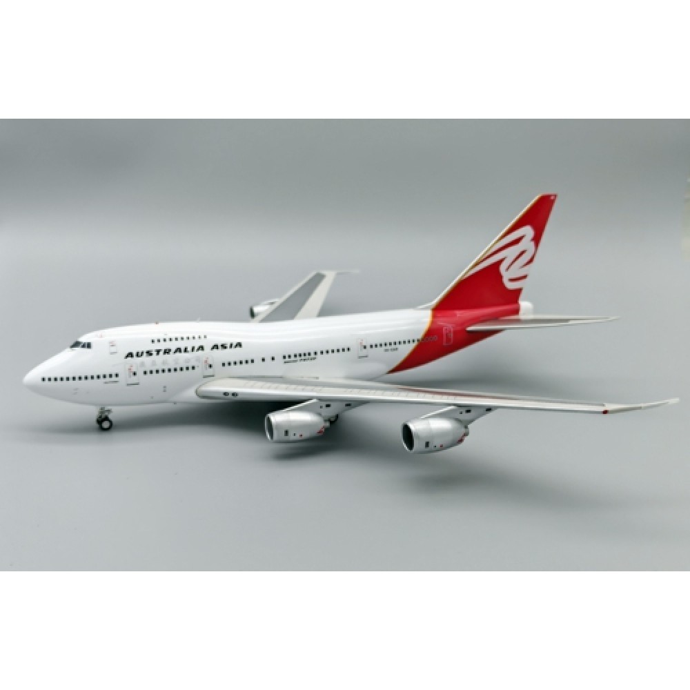 InFlight200 Boeing 747SP-38 Qantas VH-EAB with stand Ref: IF747SPQF1124R InFlight200 Boeing 747SP-38 Qantas VH-EAB with stand Ref: IF747SPQF1124R