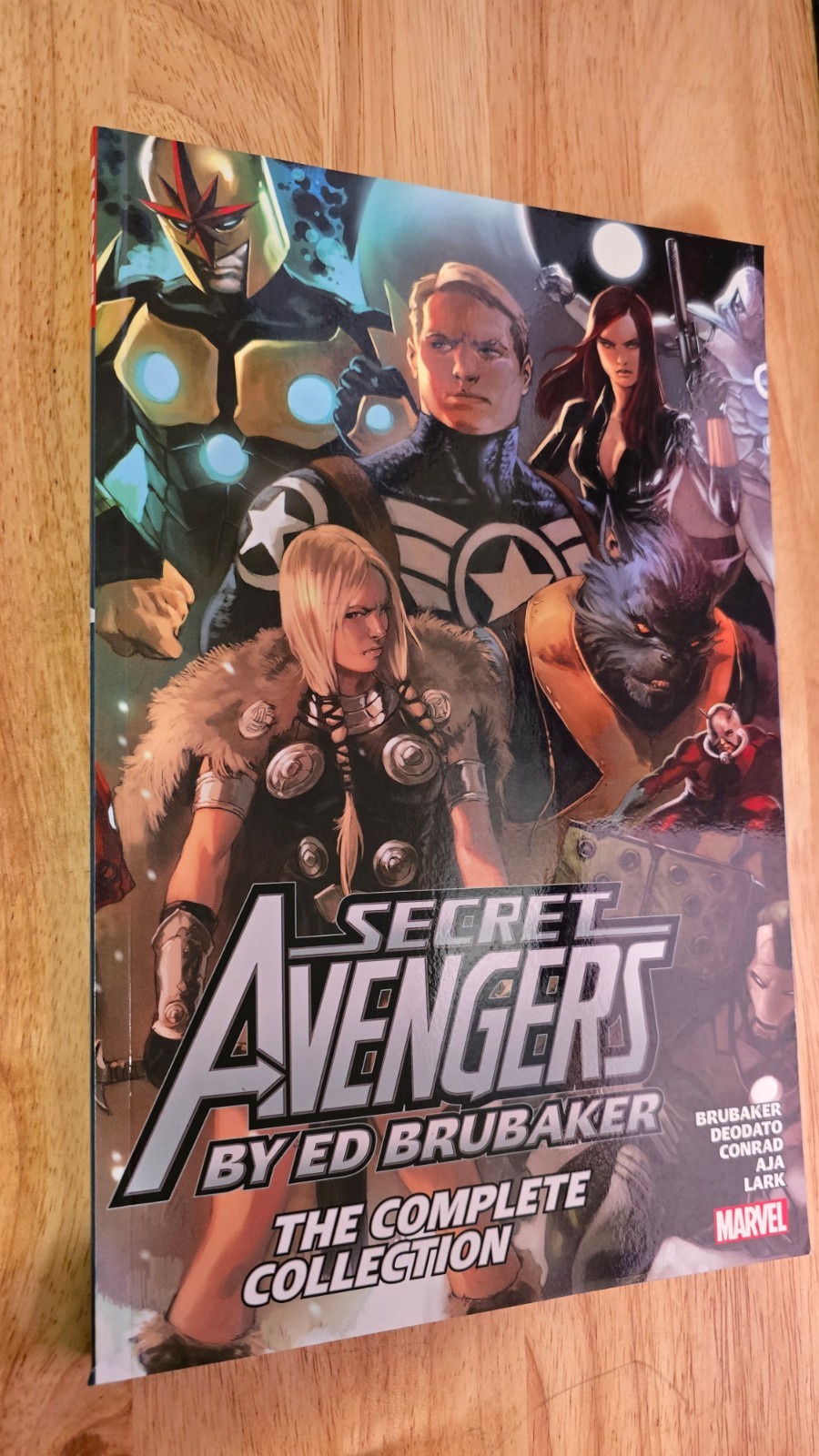 Secret Avengers by Ed Brubaker: the Complete Collection (Marvel Comics 2018) TPB Secret Avengers by Ed Brubaker: the Complete Collection (Marvel Comics 2018) TPB