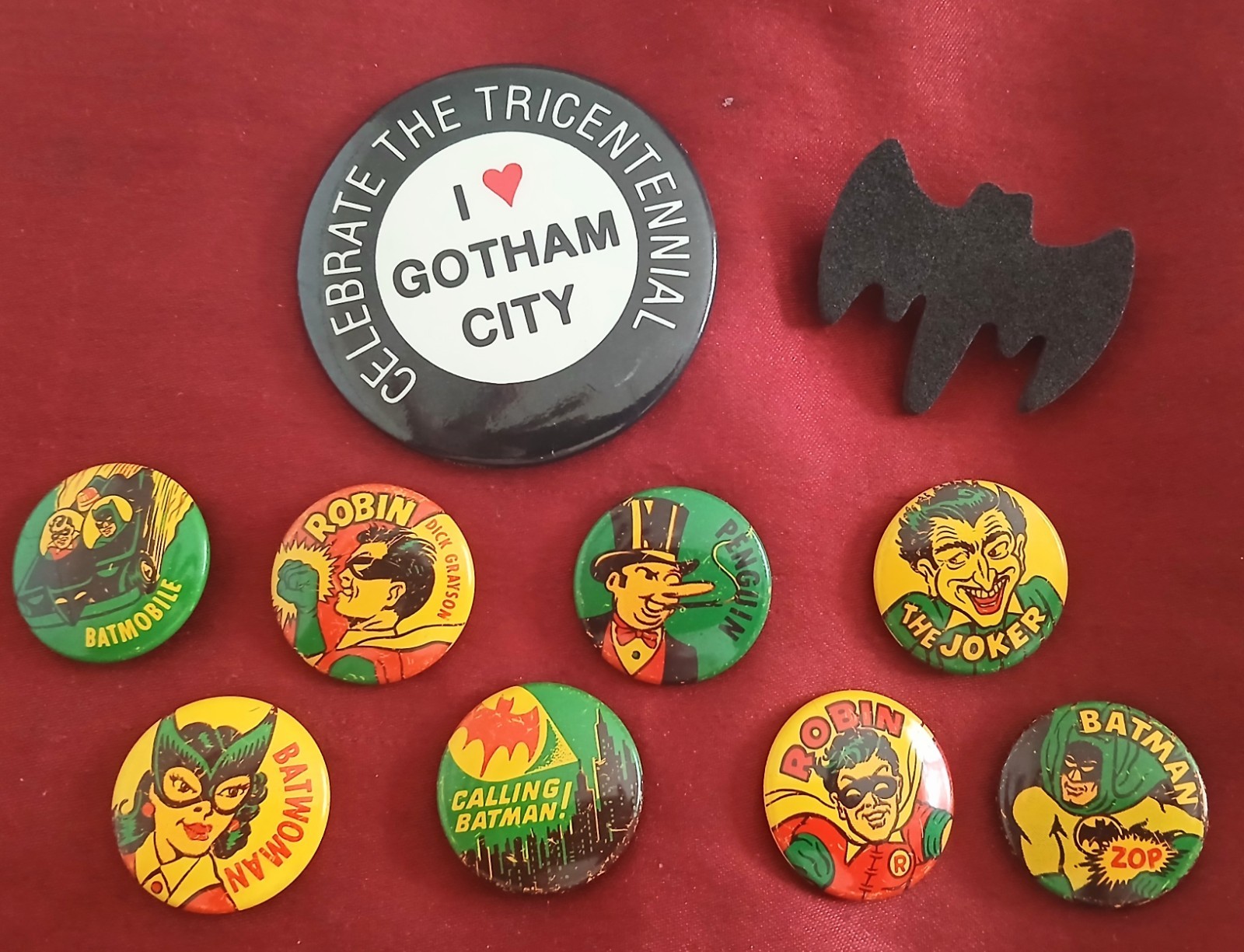 Vtg 1966 Batman Button Pin Lot 10 Creative House Joker Penguin Batwoman 10" NM Vtg 1966 Batman Button Pin Lot 10 Creative House Joker Penguin Batwoman 10" NM