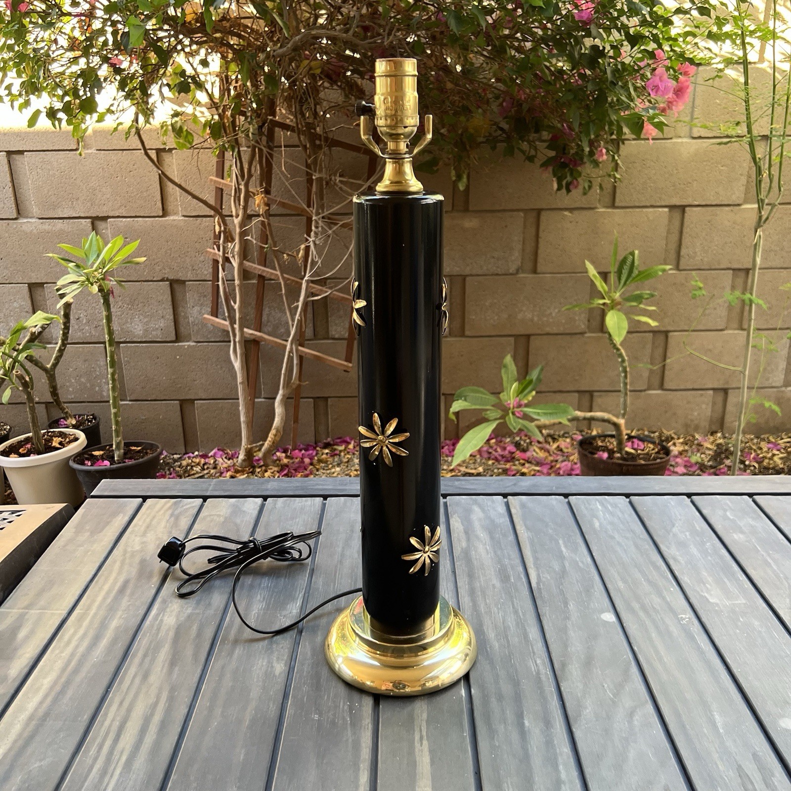 Rare Vintage MCM Black Metal Column Table Lamp Brass Flower Starburst Regency Rare Vintage MCM Black Metal Column Table Lamp Brass Flower Starburst Regency
