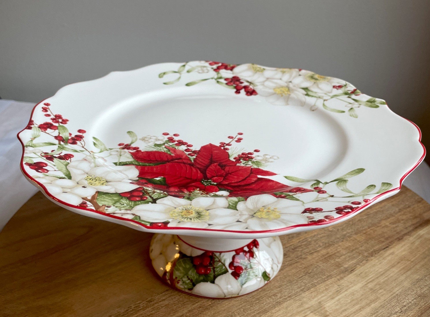 222 Fifth Winter Harmony Cake Stand Poinsetias Holiday Porcelain Winter Xmas 222 Fifth Winter Harmony Cake Stand Poinsetias Holiday Porcelain Winter Xmas