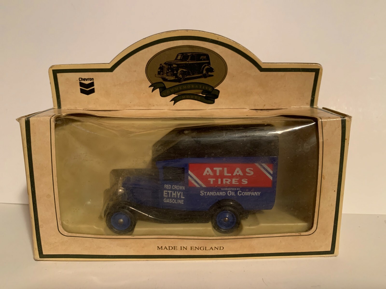 DIE-CAST METAL REPLICA ATLAS TIRES OLE TIME TRUCK MADE IN ENGLAND NIB 1;64 DIE-CAST METAL REPLICA ATLAS TIRES OLE TIME TRUCK MADE IN ENGLAND NIB 1;64