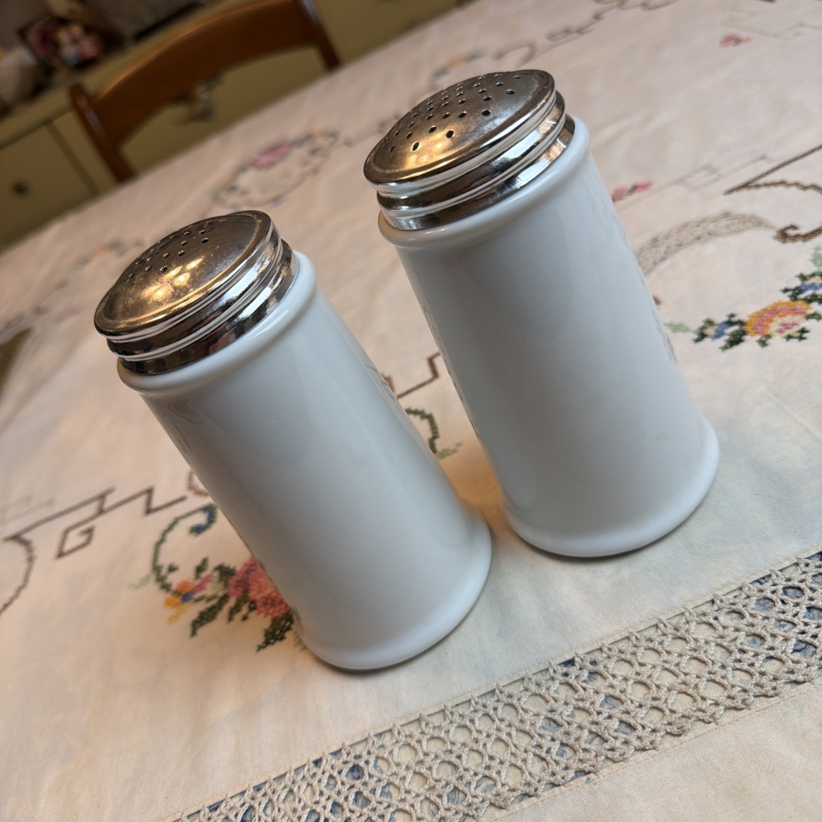 VTG Dansk Salt & Pepper Shakers White Large Made In Taiwan VTG Dansk Salt & Pepper Shakers White Large Made In Taiwan