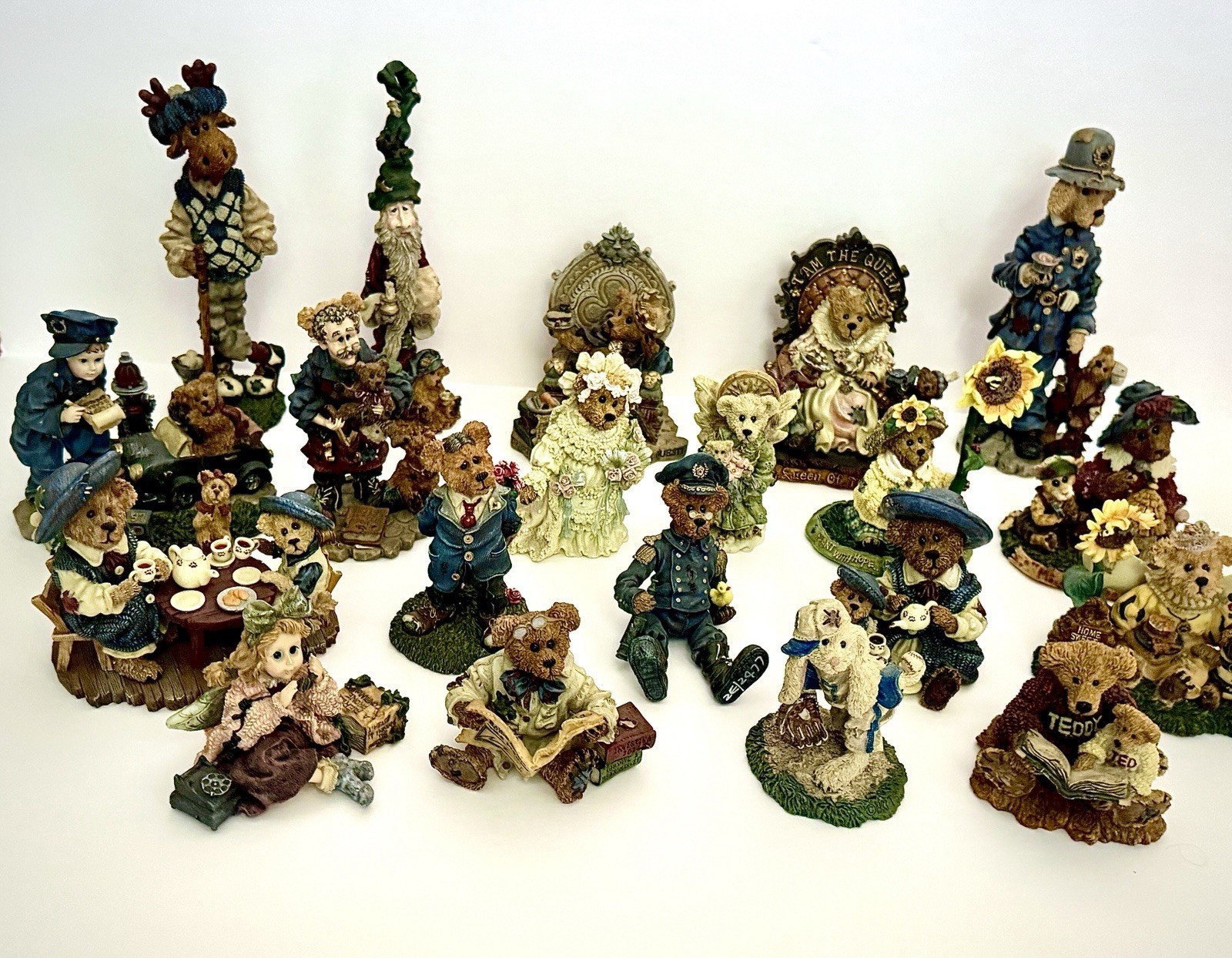 Boyd's Bears Resin Figurines - Lot of 20 Boyd's Bears Resin Figurines - Lot of 20