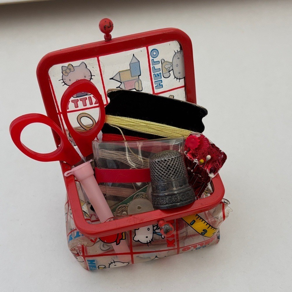 Hello Kitty Vintage 1976 Sanrio Mini Sewing Kit Japan Collectible Movie Prop Hello Kitty Vintage 1976 Sanrio Mini Sewing Kit Japan Collectible Movie Prop