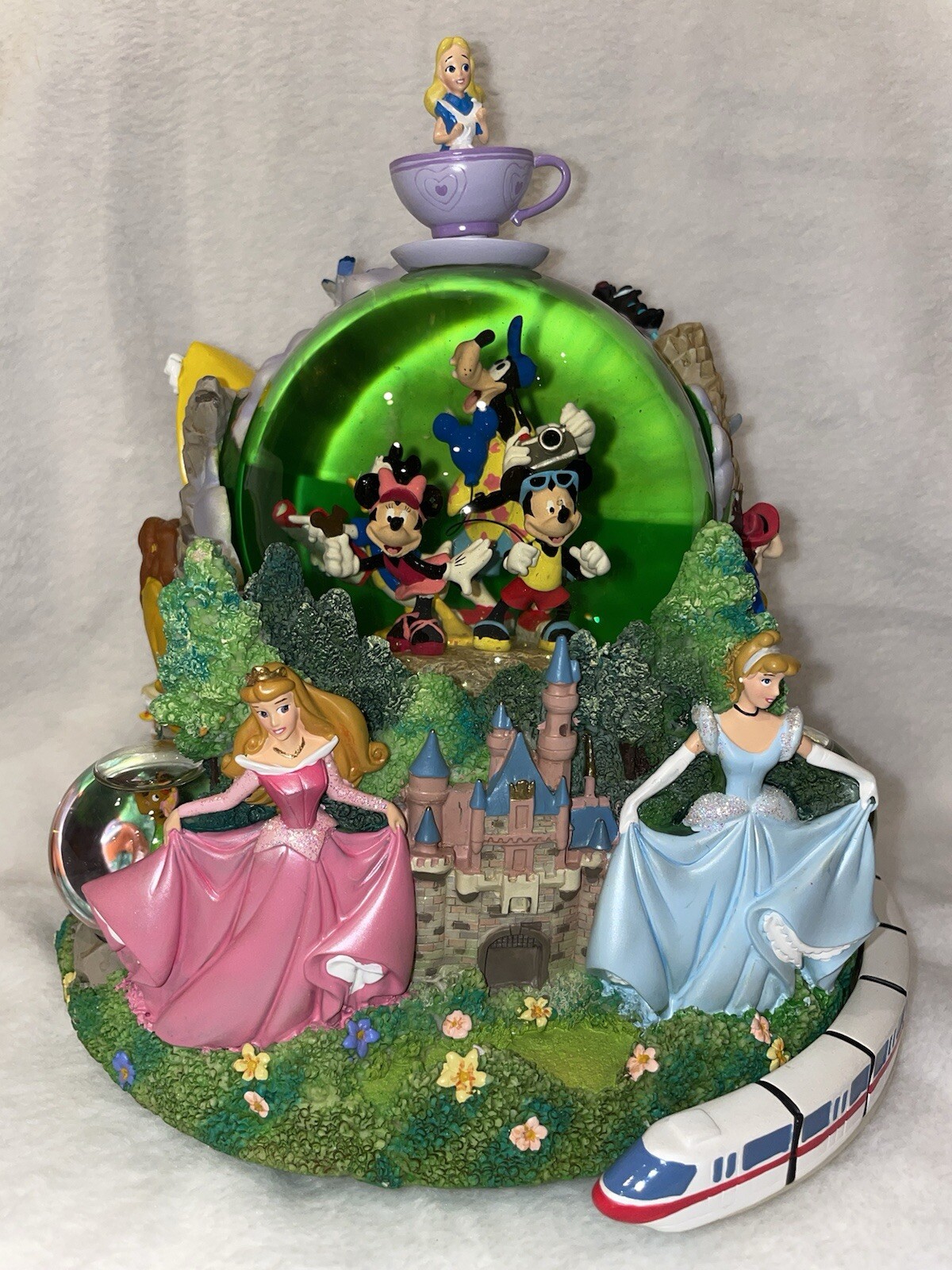 Rare Vintage DLR Disney Land Resort Multi Character Snowglobe New Alice Princess Rare Vintage DLR Disney Land Resort Multi Character Snowglobe New Alice Princess