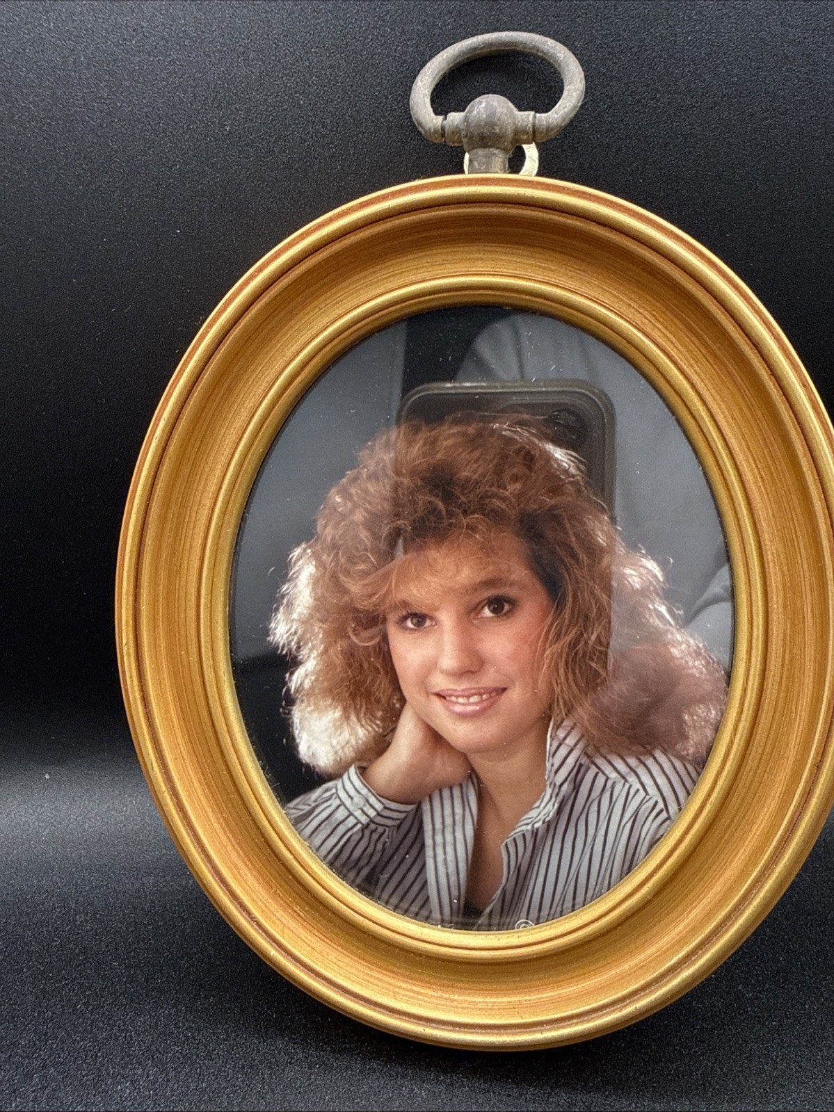 Oval Picture Frame Gold Oval Plastic 6.75 In Wall Hanging Vintage 80s Oval Picture Frame Gold Oval Plastic 6.75 In Wall Hanging Vintage 80s