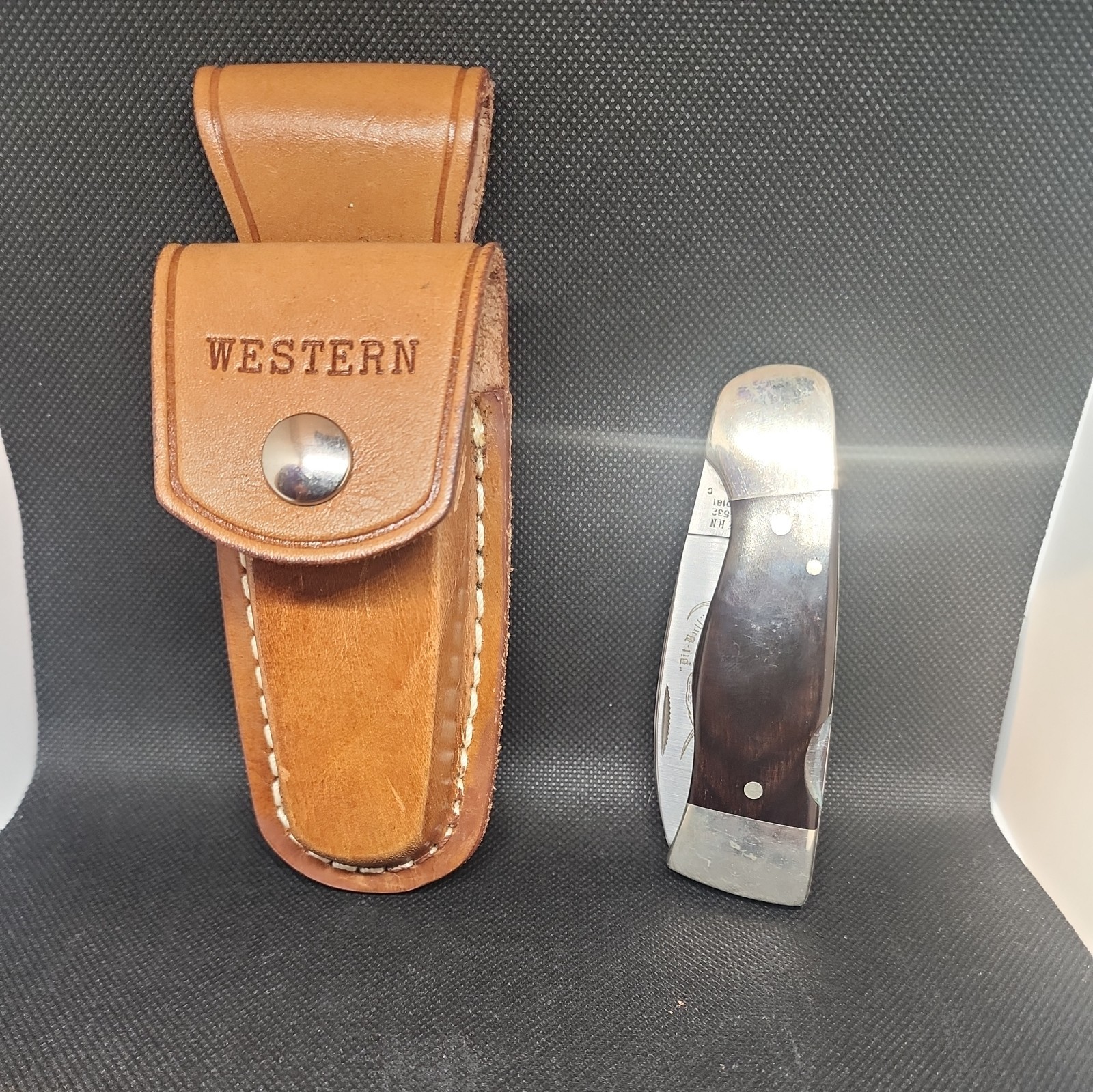 Vintage 1979 Western S-532 Lockback Pocket Knife Etched Blade w/ Original Sheath Vintage 1979 Western S-532 Lockback Pocket Knife Etched Blade w/ Original Sheath