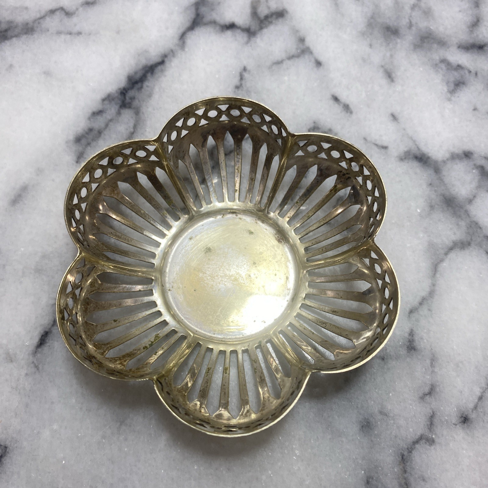 Made In England Vtg EPNS Electro Plated Nickle Silver Candy Dish Made In England Vtg EPNS Electro Plated Nickle Silver Candy Dish