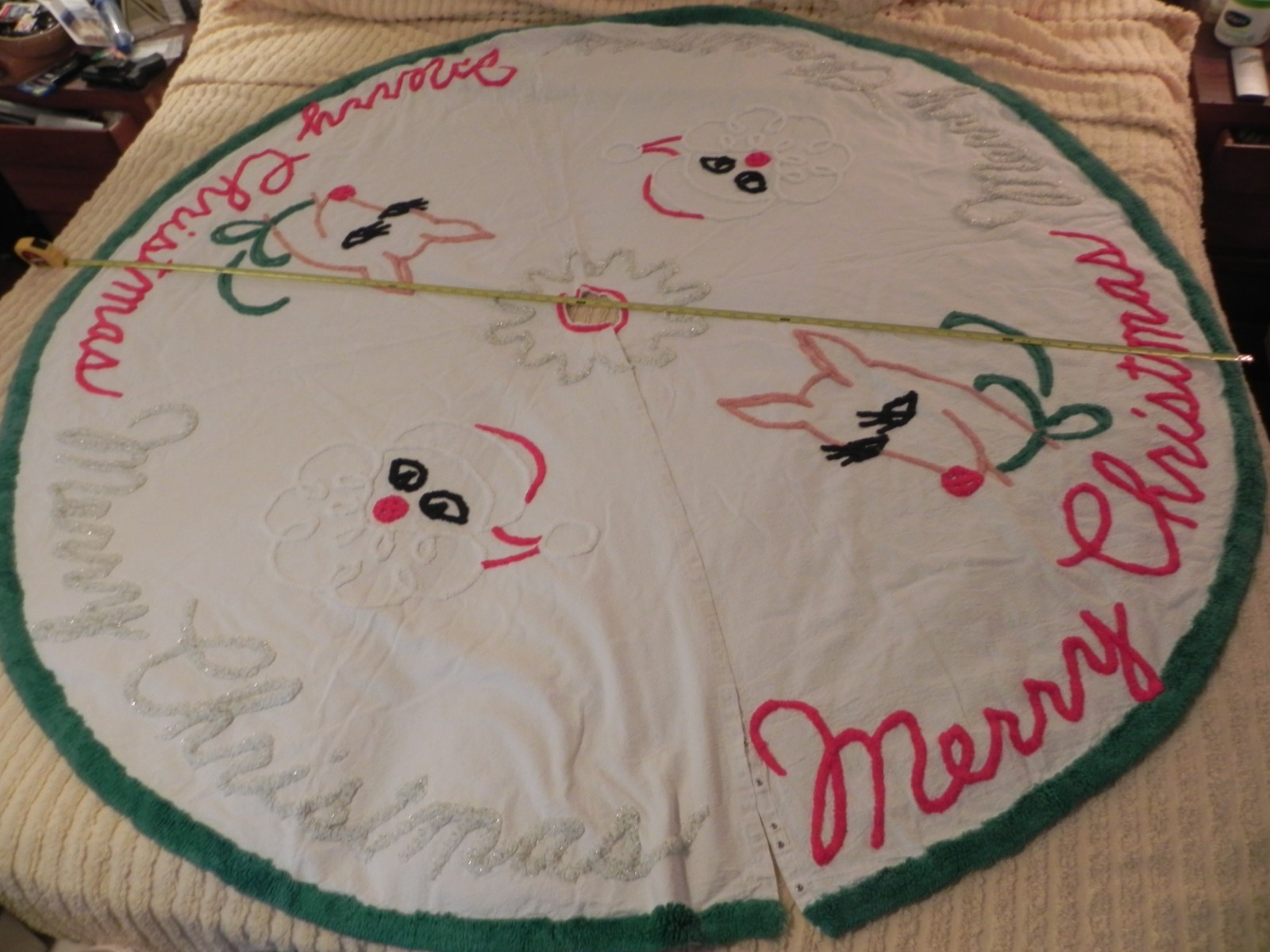 True VTG 70" Chenille Christmas Round Tree Skirt w/Snap Closure, Gorgeous True VTG 70" Chenille Christmas Round Tree Skirt w/Snap Closure, Gorgeous