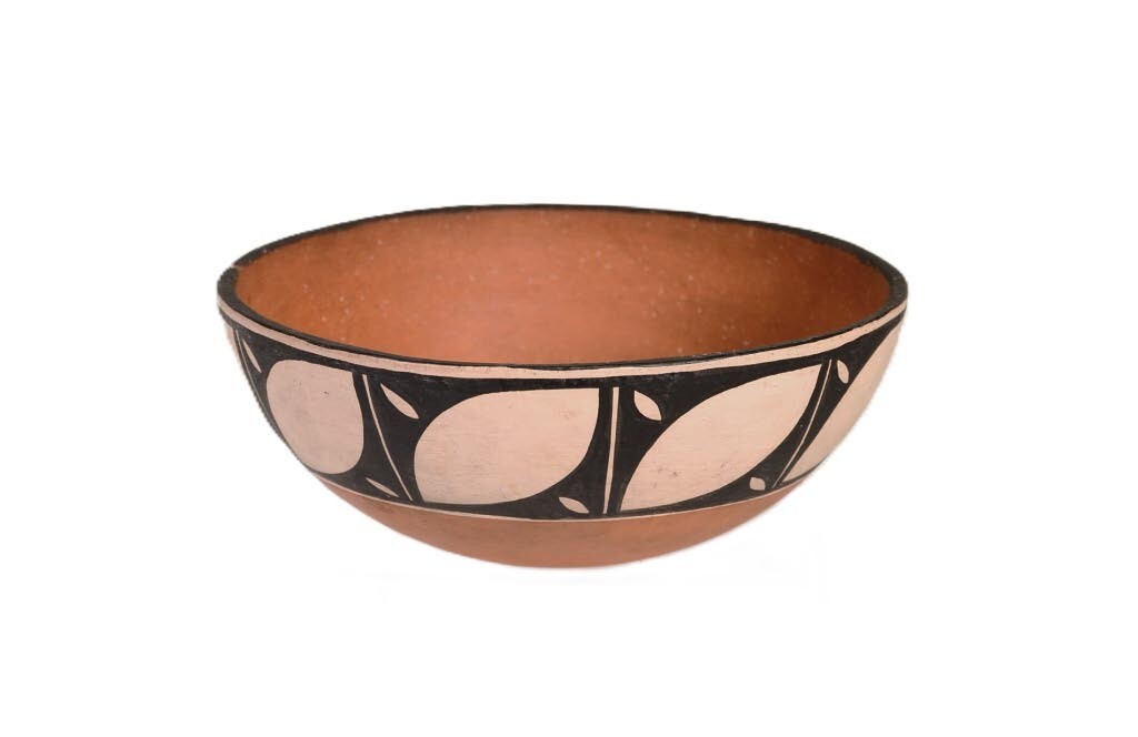 Santo Domingo Pueblo pottery by Anna Marie Lovato Santo Domingo Pueblo pottery by Anna Marie Lovato