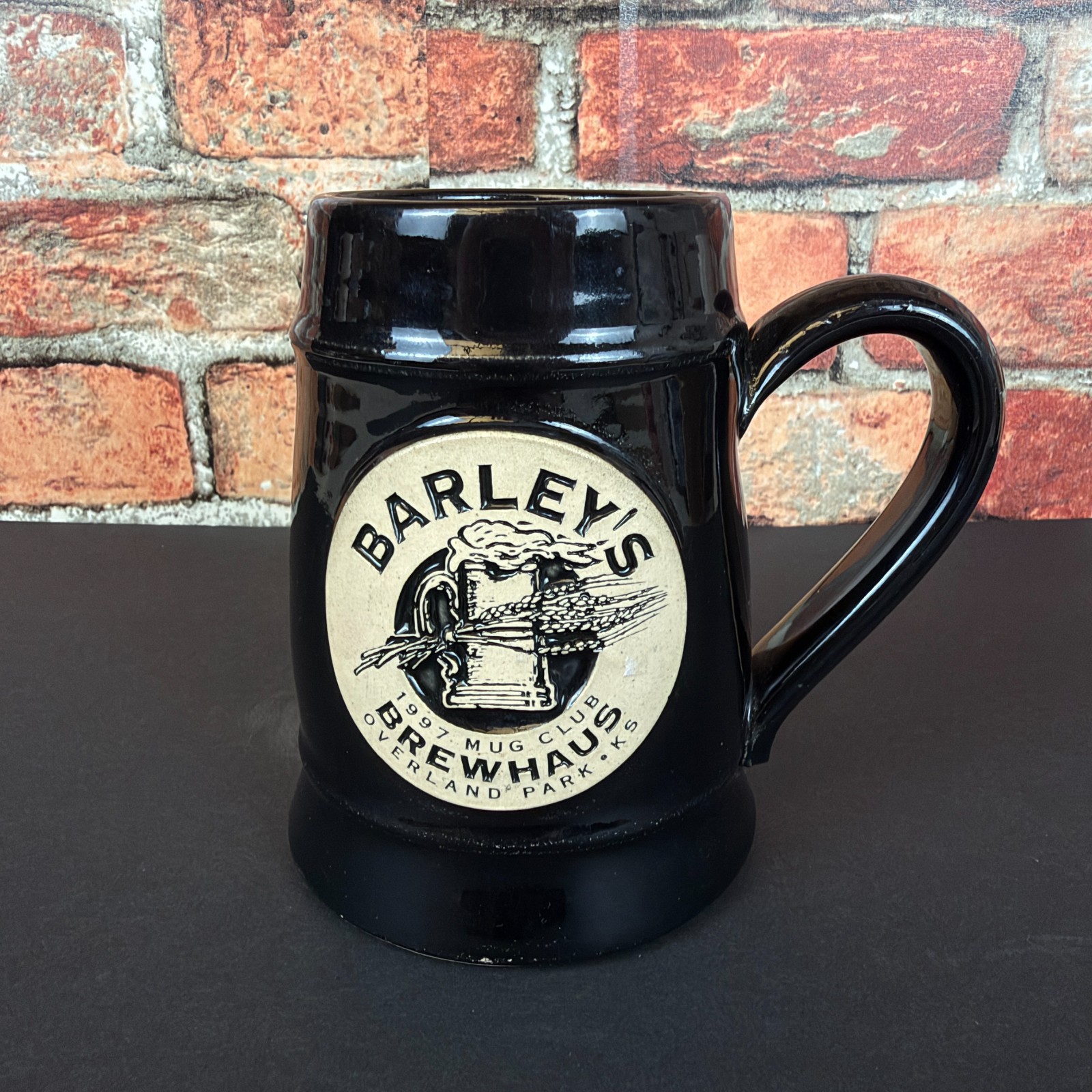 BARLEY'S BREWHAUS SHAWNEE, KS STEIN 5 1/2 HIGH VG++ CONDITION #54 BARLEY'S BREWHAUS SHAWNEE, KS STEIN 5 1/2 HIGH VG++ CONDITION #54