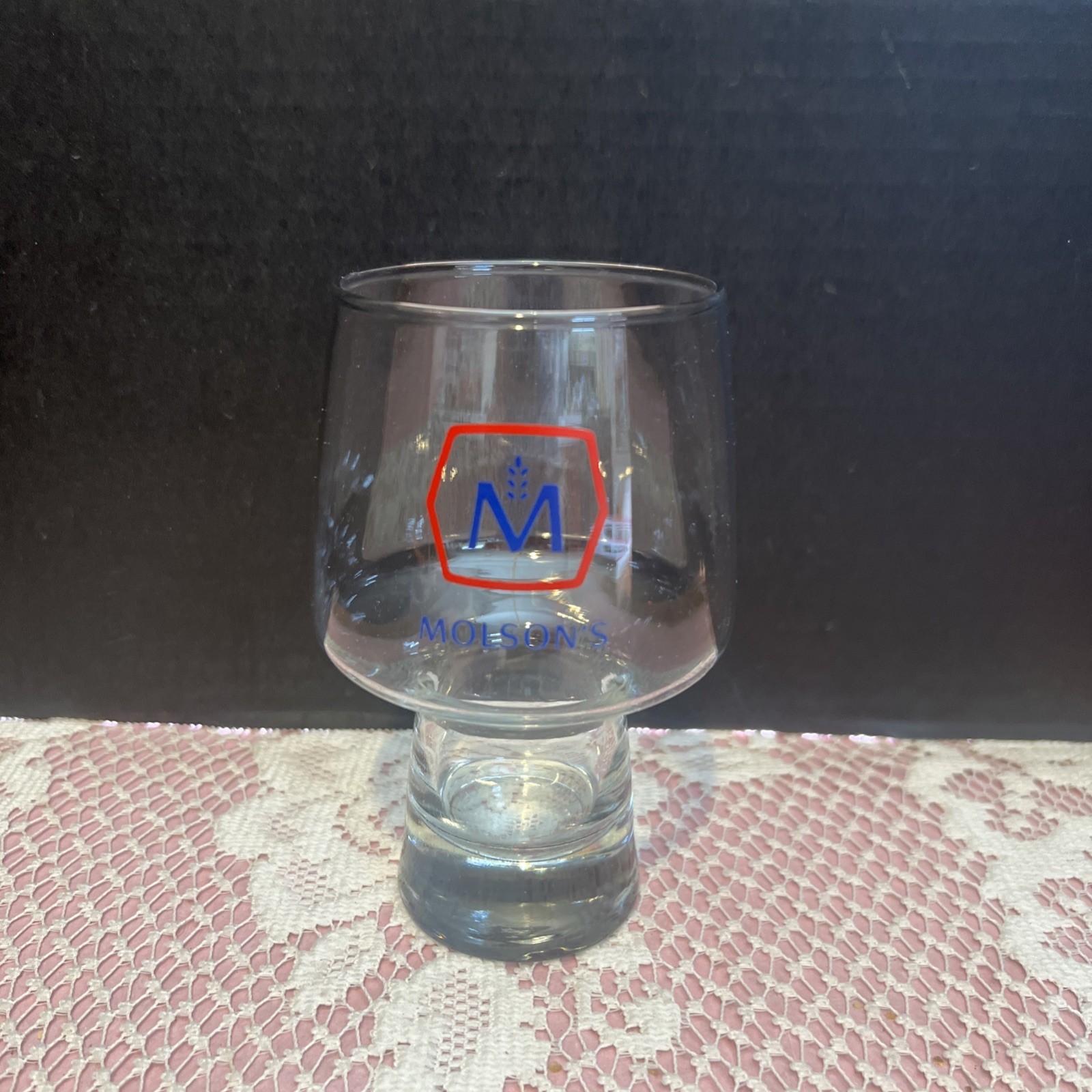 VINTAGE MOLSON BEER GLASS HEXAGON "M" LEAF VINTAGE MOLSON BEER GLASS HEXAGON "M" LEAF