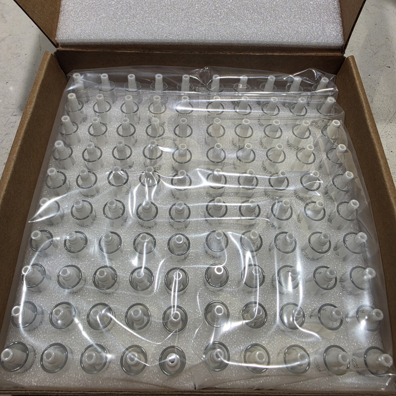 Tipped Ceramic Vap Pen Lot Of 100 With Protective Tubes. Tipped Ceramic Vap Pen Lot Of 100 With Protective Tubes.