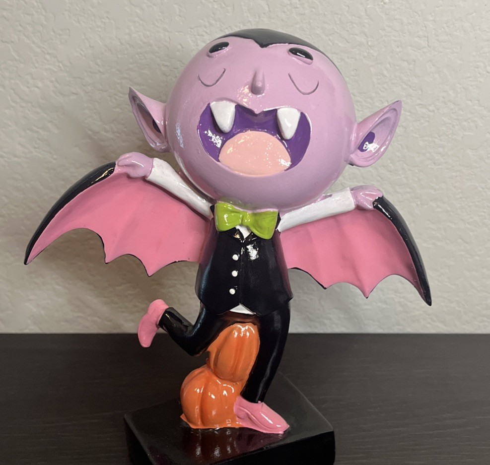 Cute Pastel Halloween Decoration VAMPIRE COUNT DRACULA Resin Statue Figurine Cute Pastel Halloween Decoration VAMPIRE COUNT DRACULA Resin Statue Figurine