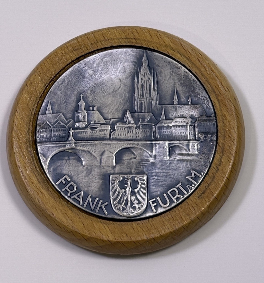 Vintage Frankfurt am Main Germany Souvenir Metal Relief Plaque Wood 4” Vintage Frankfurt am Main Germany Souvenir Metal Relief Plaque Wood 4”