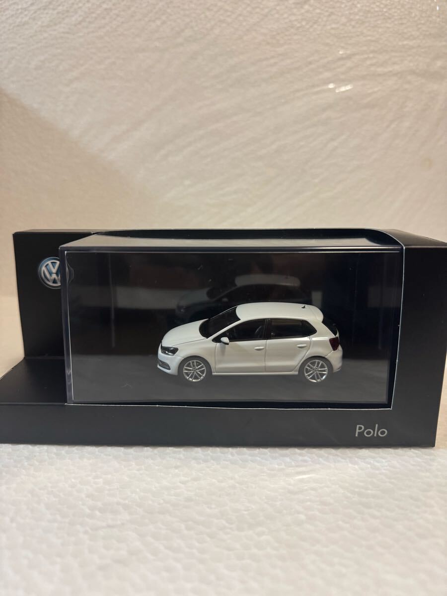 Volkswagen VW Polo Mini Car White 1/43 Dealer Special [Age 13+]