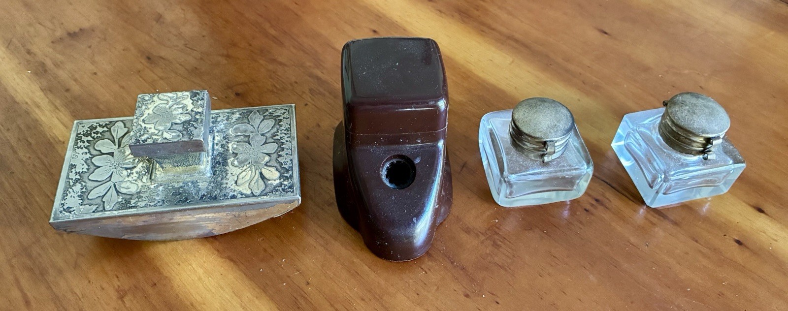 Vintage Desk Lot 2 Glass Inkwells Sanford Ink Holder Floral Rocker Blotter Vintage Desk Lot 2 Glass Inkwells Sanford Ink Holder Floral Rocker Blotter