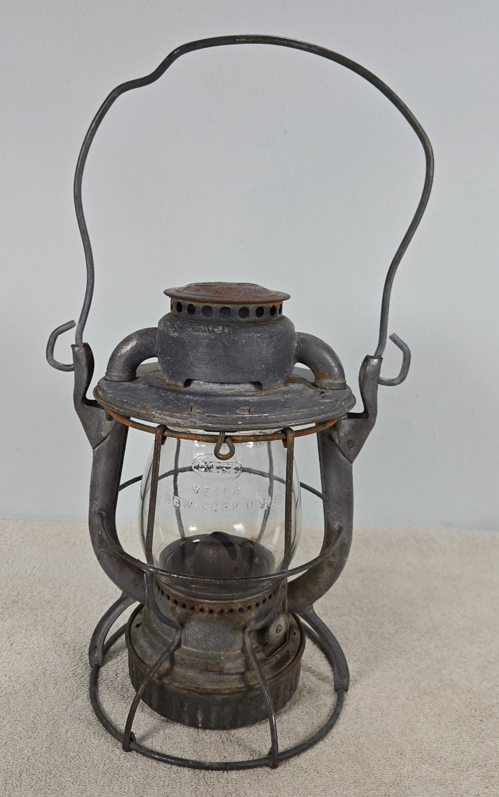 Vintage Dietz Vesta New York Central Lines Railroad Lantern w/ Globe Vintage Dietz Vesta New York Central Lines Railroad Lantern w/ Globe