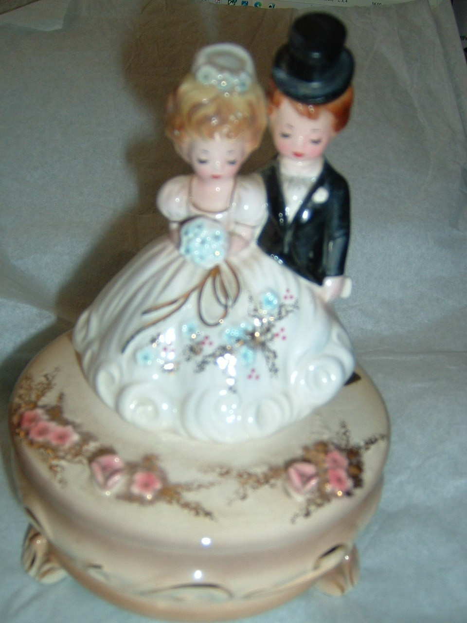 Josef Originals, "The Bridal March" Music Box... Plays the Bridal March... works