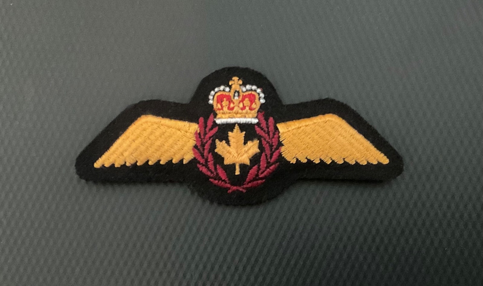 Royal Canadian Air Force Pilots Wings - Uniform Chest Emblem - Padded Cloth RARE Royal Canadian Air Force Pilots Wings - Uniform Chest Emblem - Padded Cloth RARE