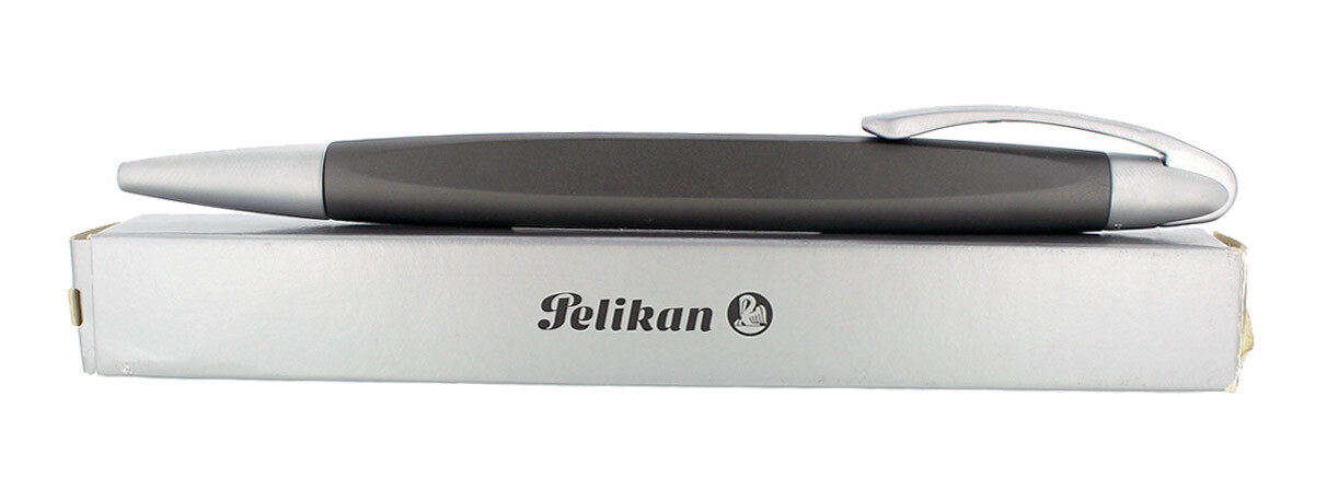 CIRCA 2007 PELIKAN K74 FORM ALU-TITAN MATTE BLACK & ALUMINUM BALLPOINT PEN NOS CIRCA 2007 PELIKAN K74 FORM ALU-TITAN MATTE BLACK & ALUMINUM BALLPOINT PEN NOS