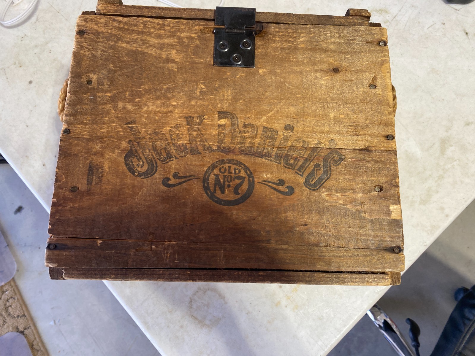 Vintage Jack Daniels No.7 Whiskey Wood Crate Box Metal Hinge Rope Handles Vintage Jack Daniels No.7 Whiskey Wood Crate Box Metal Hinge Rope Handles