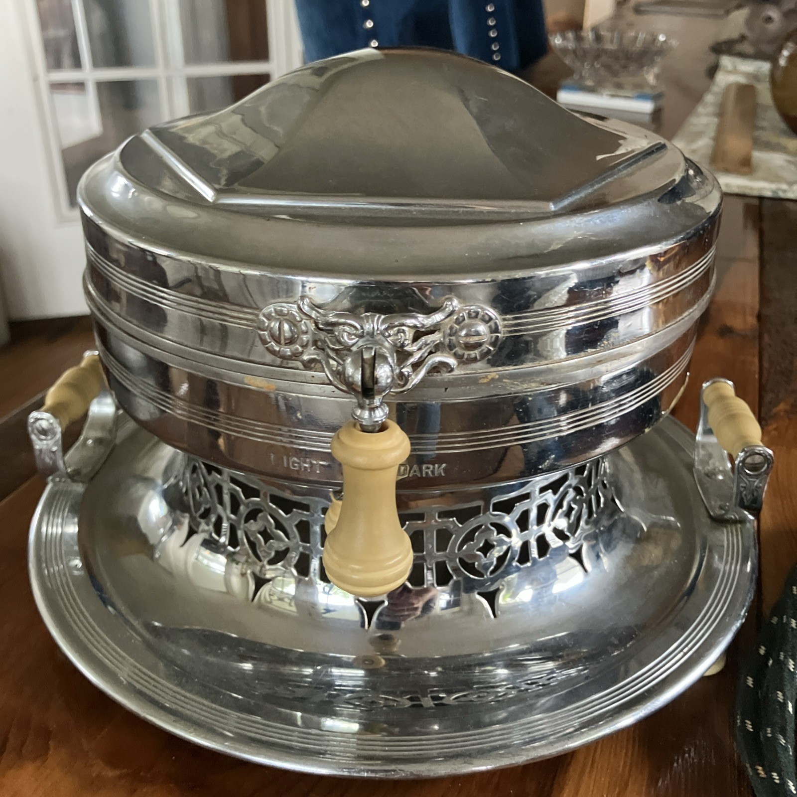 Vintage Landers Frary & Clark No. E7234 Universal Waffle Maker 1920’s