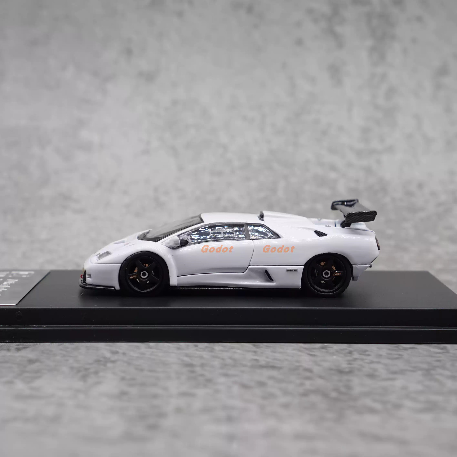 Diablo GTR 1:64 Scale Alloy Diecast Model Car - Display Model Diablo GTR 1:64 Scale Alloy Diecast Model Car - Display Model