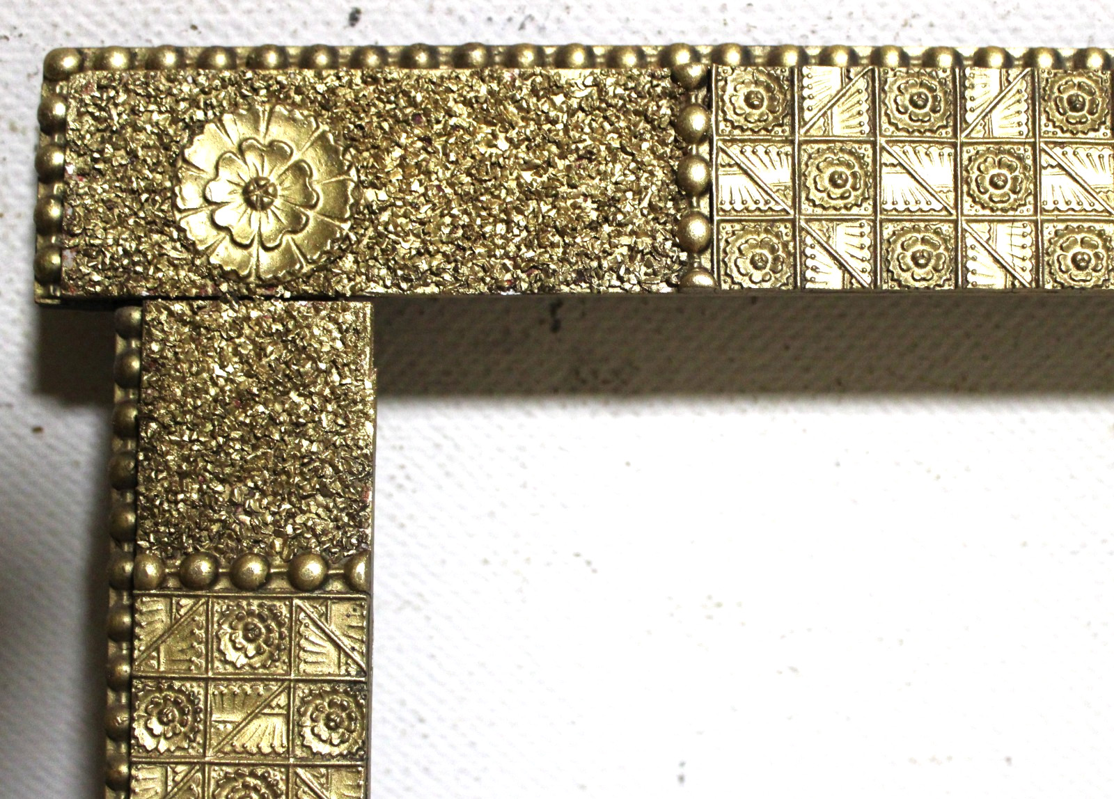 ANTIQUE FITS 9 X 11" VICTORIAN PICTURE FRAME WOOD ORNATE GOLD EASTLAKE FLORAL ANTIQUE FITS 9 X 11" VICTORIAN PICTURE FRAME WOOD ORNATE GOLD EASTLAKE FLORAL