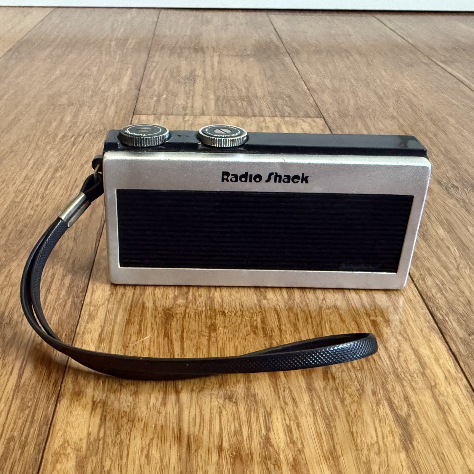 Realistic Radio Shack AM Pocket Transistor Radio • Vintage • Tested Working Realistic Radio Shack AM Pocket Transistor Radio • Vintage • Tested Working