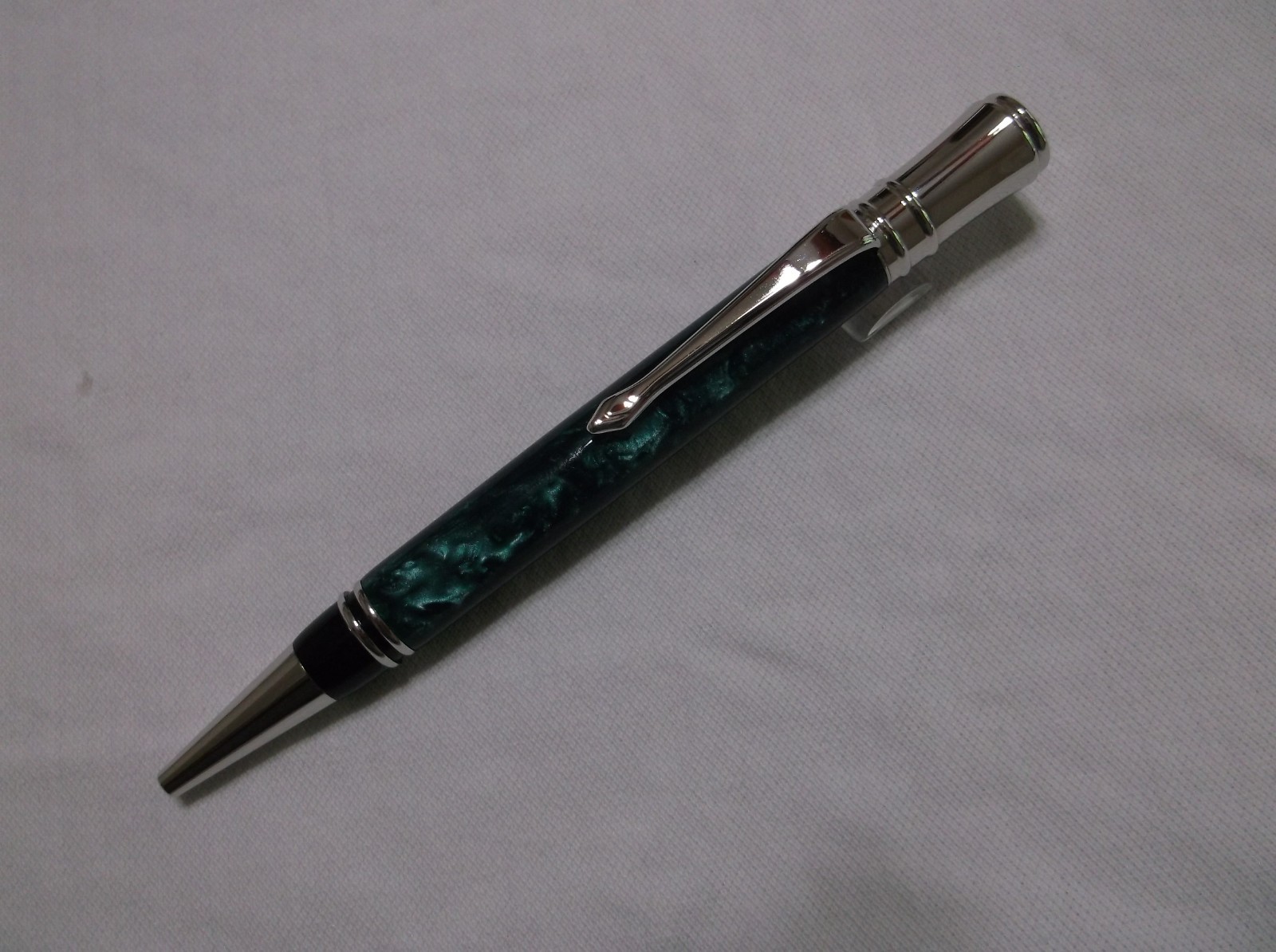 Handmade Green Granite Acrylic Executive Style Twist Pen Handmade Green Granite Acrylic Executive Style Twist Pen