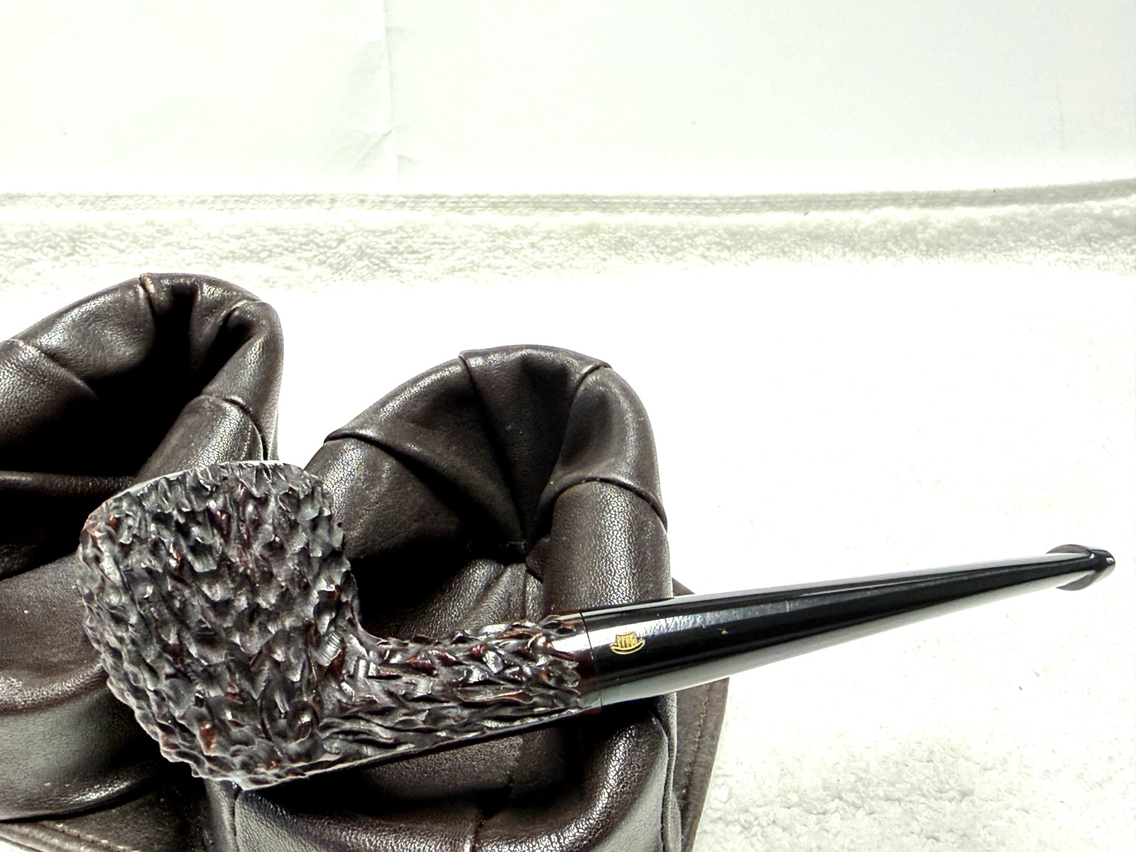 Forbes & Wallace by LHS - Thorny Rusticated Medium Acorn UNSMOKED NOS LH STERN Forbes & Wallace by LHS - Thorny Rusticated Medium Acorn UNSMOKED NOS LH STERN