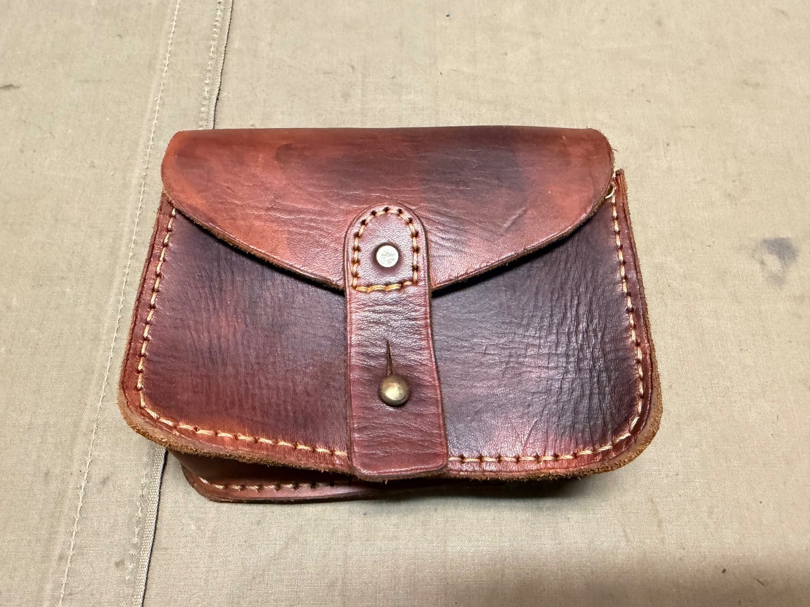 WWI WWII FRENCH M1915 BROWN LEATHER COMBAT AMMO POUCH
