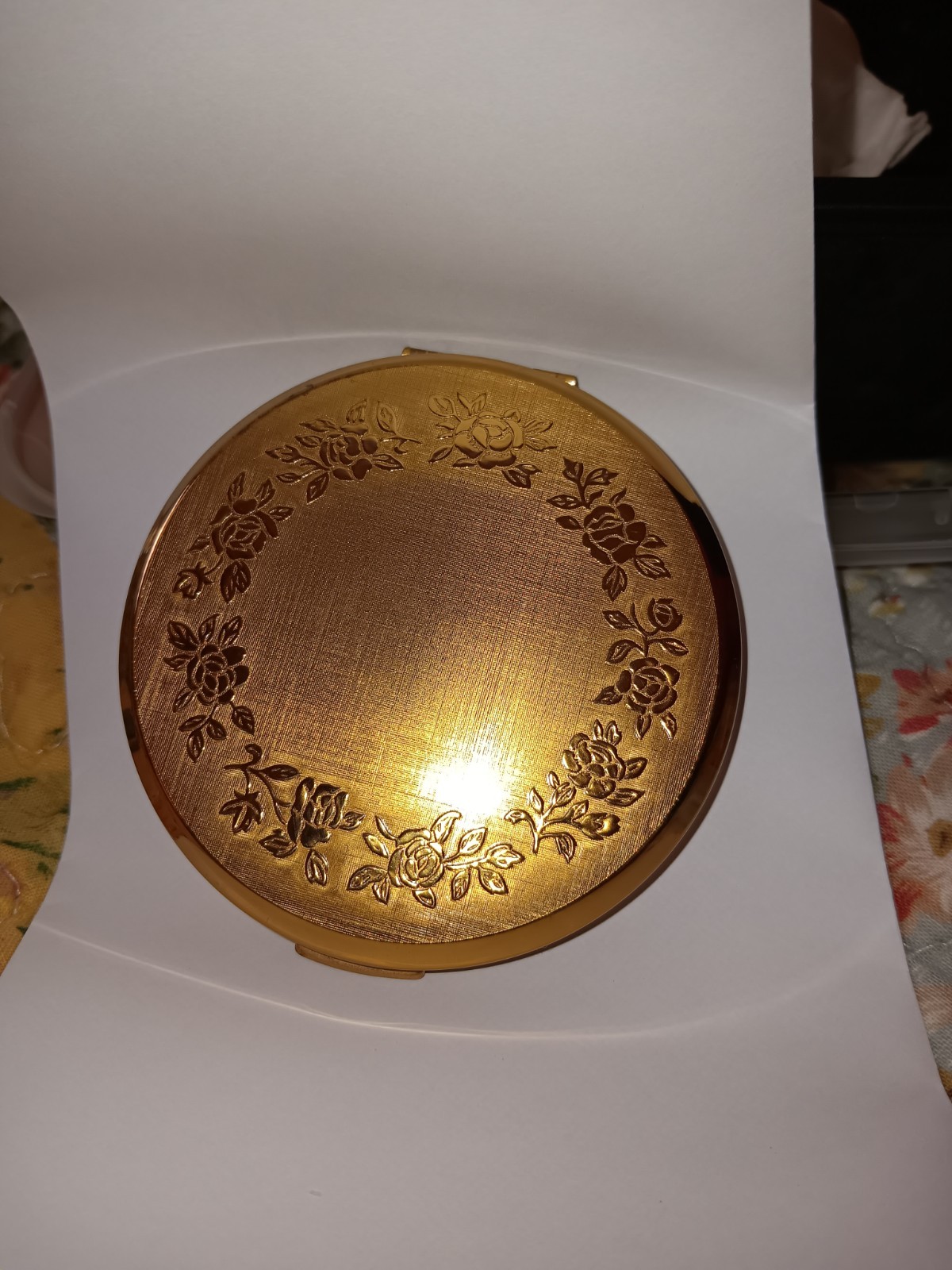 Vintage 1960's Stratton Powder Compact Gold Floral Unused Signed Velvet Pouch Vintage 1960's Stratton Powder Compact Gold Floral Unused Signed Velvet Pouch