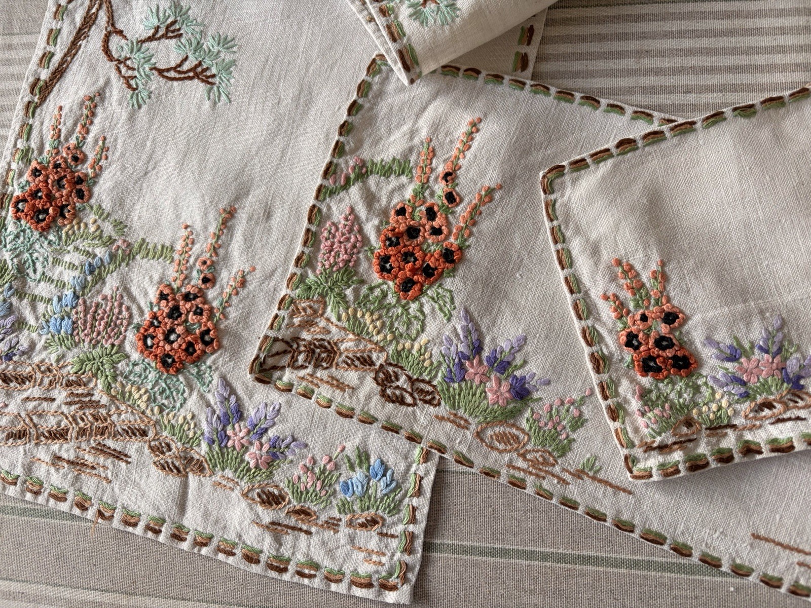 Vintage Hand Embroidered Dressing Table Set - Stunning Work Vintage Hand Embroidered Dressing Table Set - Stunning Work