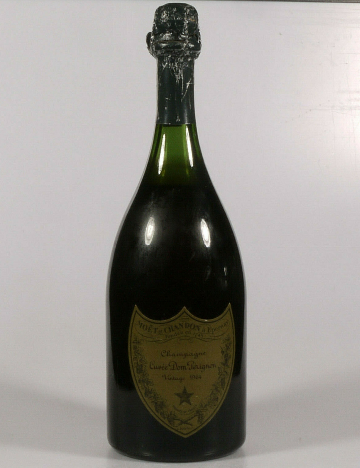 PRL) 1964 MUSS ET CHANDON CHAMPAGNE CUVÉE DOM PERIGNON EPERNAY VINTAGE COLLECT. PRL) 1964 MUSS ET CHANDON CHAMPAGNE CUVÉE DOM PERIGNON EPERNAY VINTAGE COLLECT.