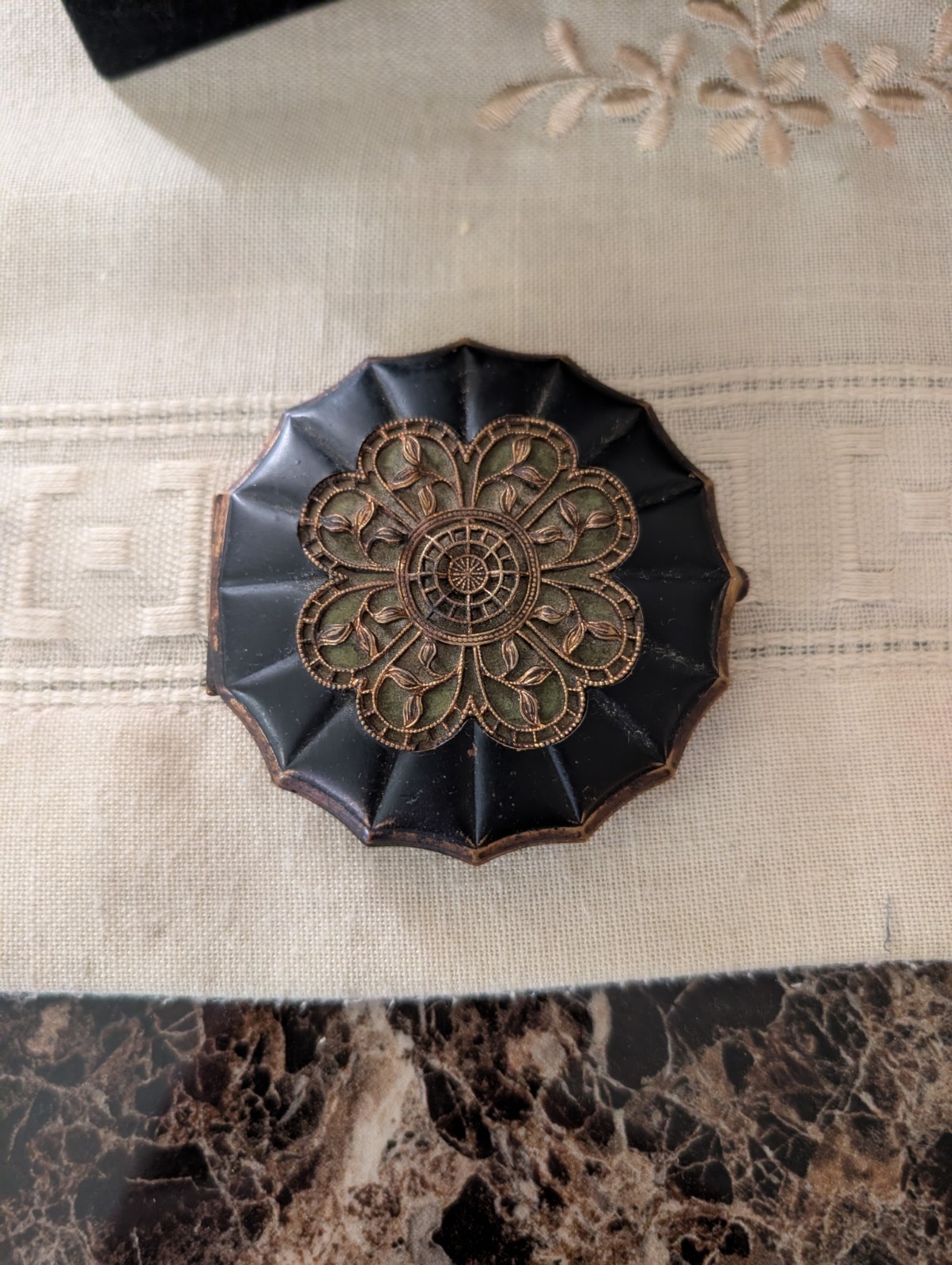 vintage 1920s Elgin American pocket compact (such as a powder or vanity... vintage 1920s Elgin American pocket compact (such as a powder or vanity...