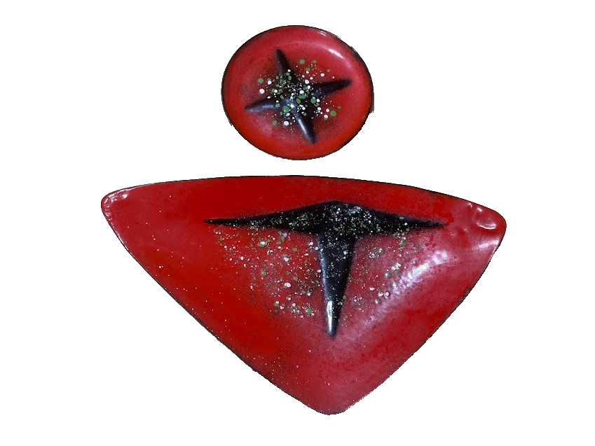 Vtg 1964 Small Midcentury Modern Enameled MCM triangle Tray dish BCB red metal Vtg 1964 Small Midcentury Modern Enameled MCM triangle Tray dish BCB red metal