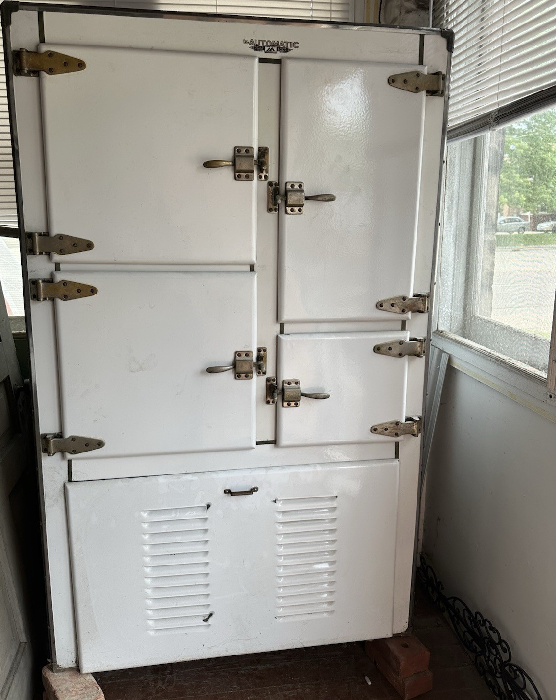 Extremely Rare The Automatic Ice Box 4-Door White Enamel , 1890-1920 Extremely Rare The Automatic Ice Box 4-Door White Enamel , 1890-1920