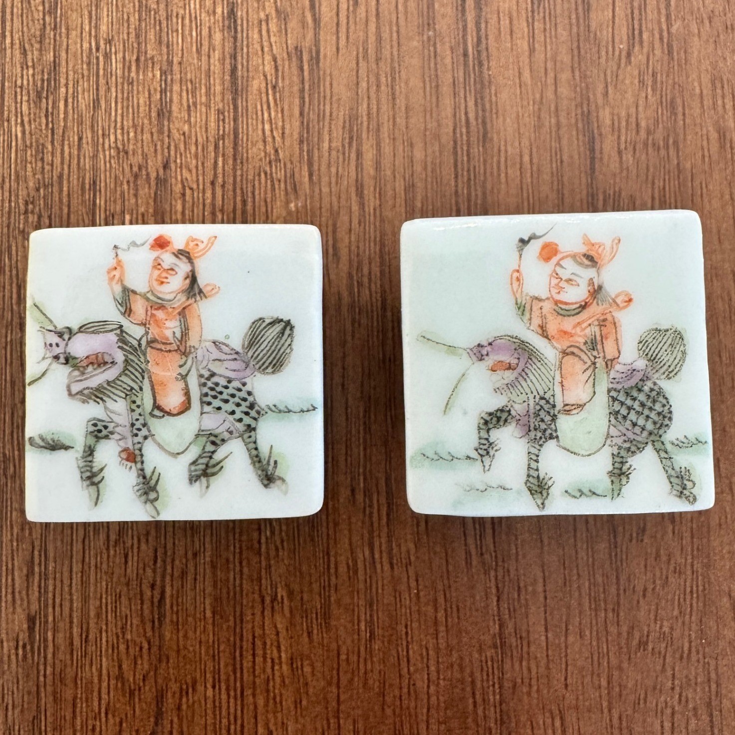 Vtg Chinese Porcelain Tiny Salt Cellars/Snuff Boxes Pair of Hand Painted Lidded Vtg Chinese Porcelain Tiny Salt Cellars/Snuff Boxes Pair of Hand Painted Lidded