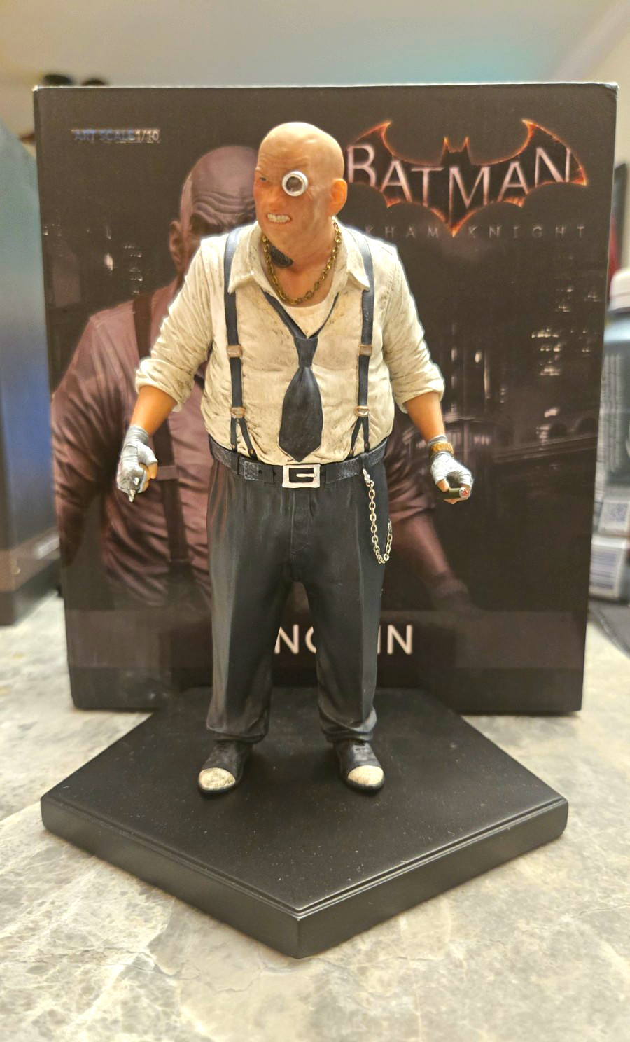 Iron Studios Batman Arkham Knight Penguin 1:10 Limited Edition Iron Studios Batman Arkham Knight Penguin 1:10 Limited Edition
