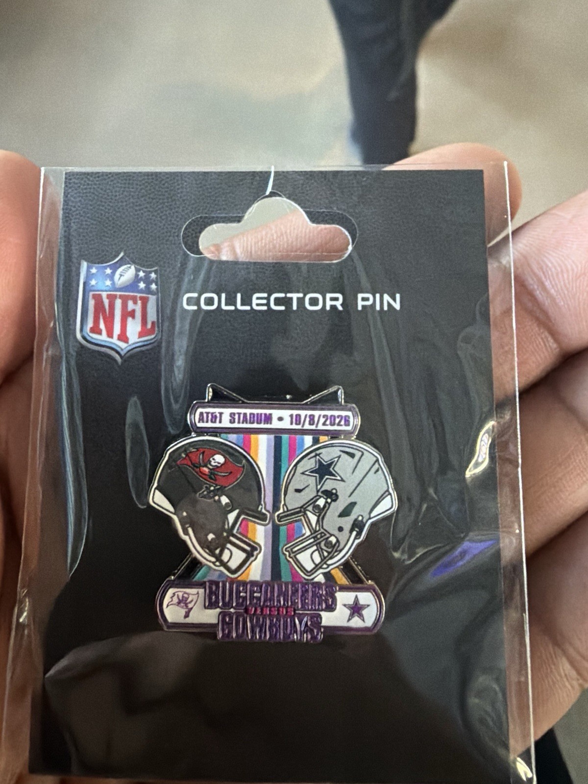 2026 SEASON TAMPA BAY BUCCANEERS VS DALLAS COWBOYS 10/8/26 GAME DAY PIN – NEW