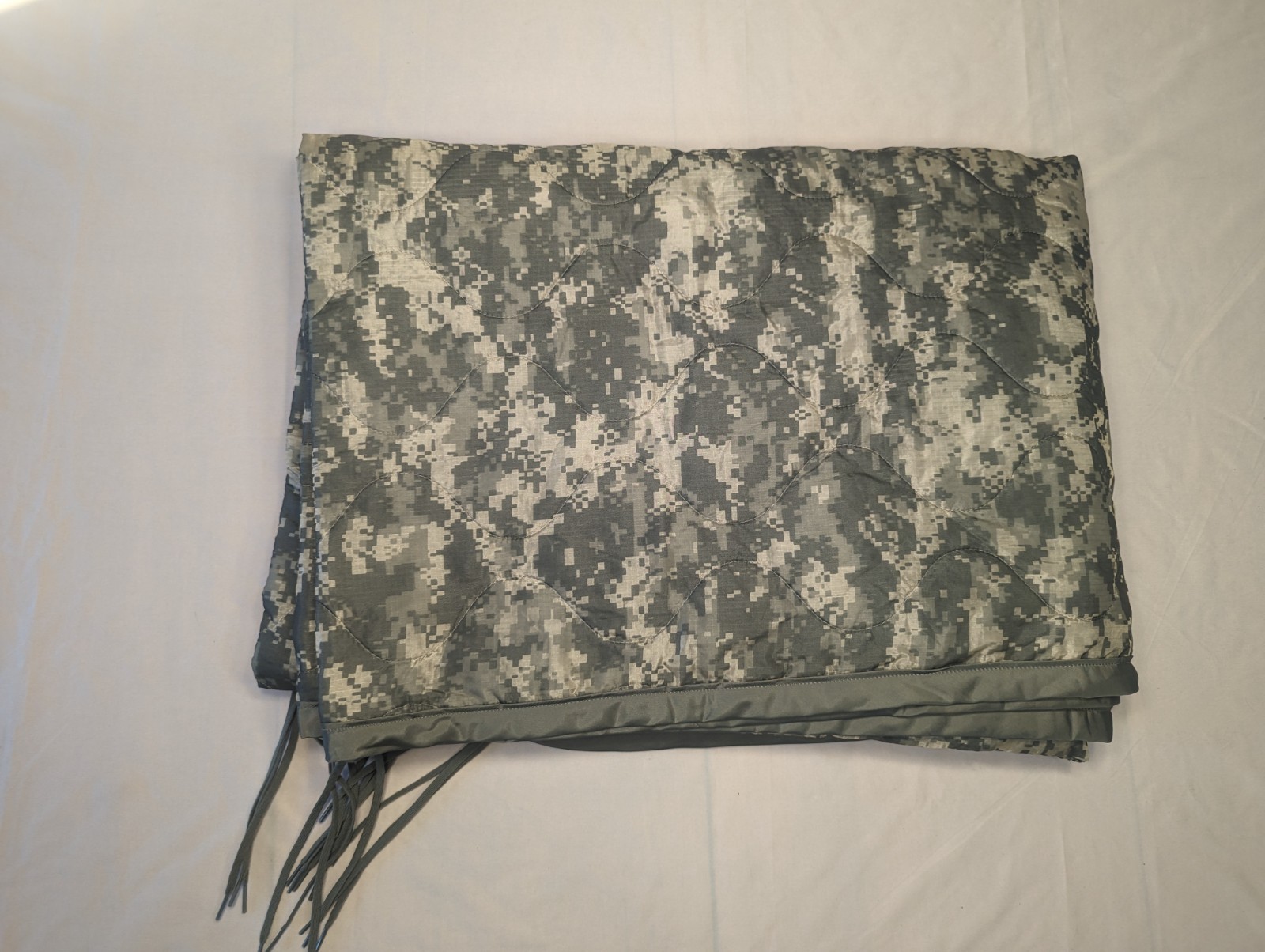 US Army Poncho Liner Woobie ACU UCP Digital Camo Military Issue Blanket - VGC US Army Poncho Liner Woobie ACU UCP Digital Camo Military Issue Blanket - VGC