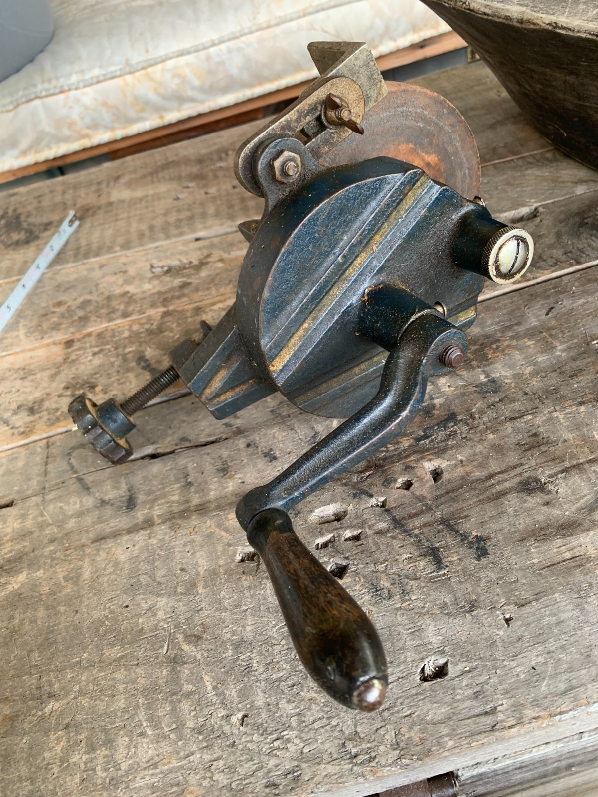 vintage hand-crank bench grinder antique sharpener Blue V