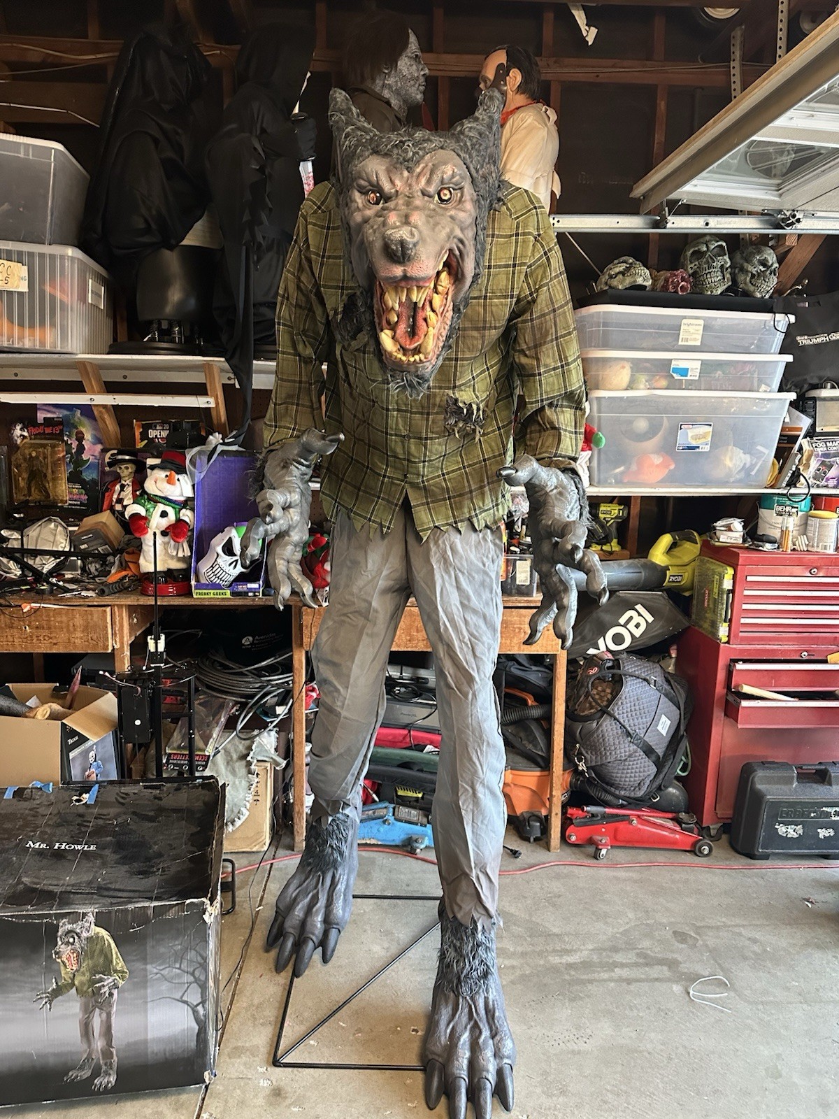 Mr. Howle Spirit Halloween Very RARE EXCELLENT CONDITION HTF Animatronic w/Box Mr. Howle Spirit Halloween Very RARE EXCELLENT CONDITION HTF Animatronic w/Box