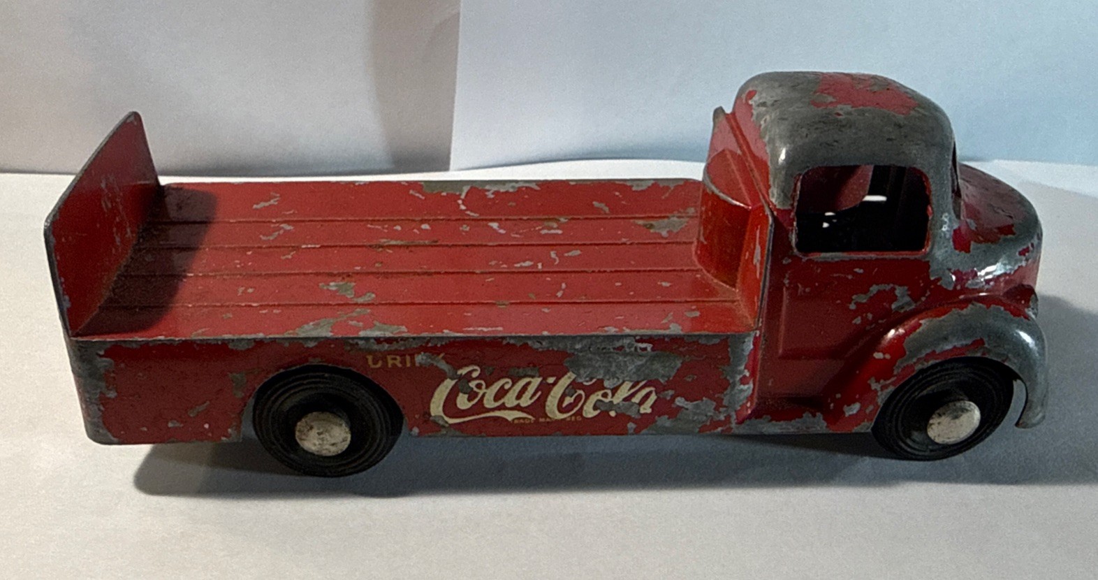 1950’s Vintage London Toy Wind Up Coca Cola Beverage Truck “Very Rare” 1950’s Vintage London Toy Wind Up Coca Cola Beverage Truck “Very Rare”